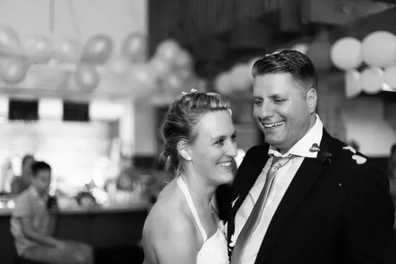 hochzeitsreportagen - Vicky und Sven - Hochzeitsfotos Fu&szlig;ballstadion