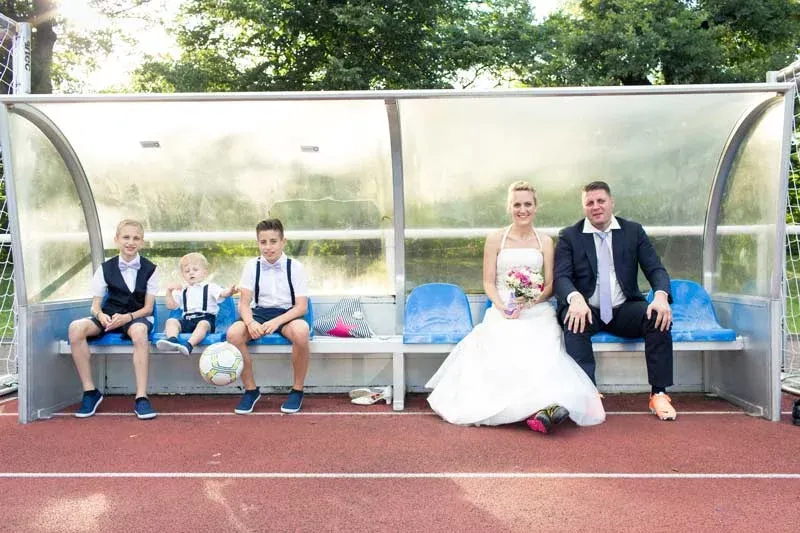 hochzeitsreportagen - Vicky und Sven - Hochzeitsfotos Fu&szlig;ballstadion
