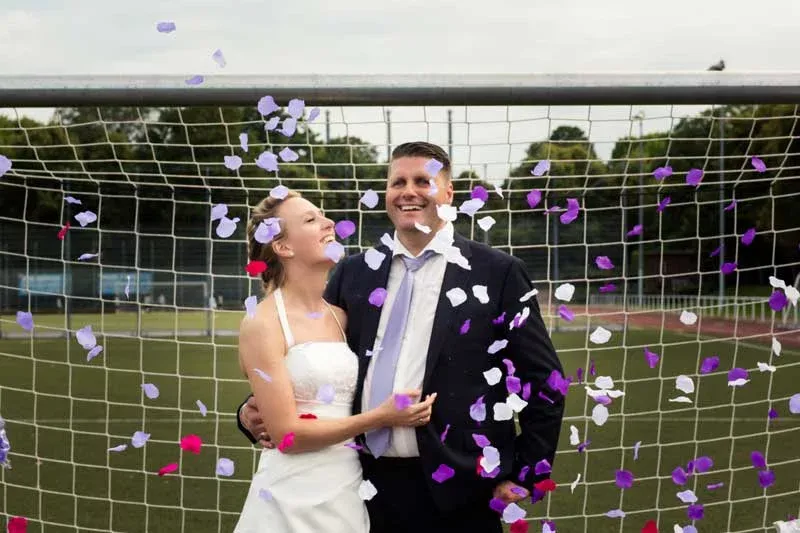 hochzeitsreportagen - Vicky und Sven - Hochzeitsfotos Fu&szlig;ballstadion